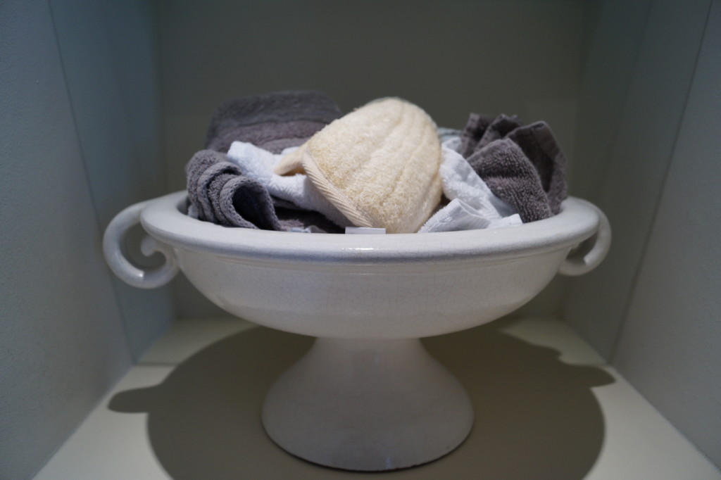 The Best Uses for Decorative Bowls 7 Pottery Barn footed bowl filled with washcloths
