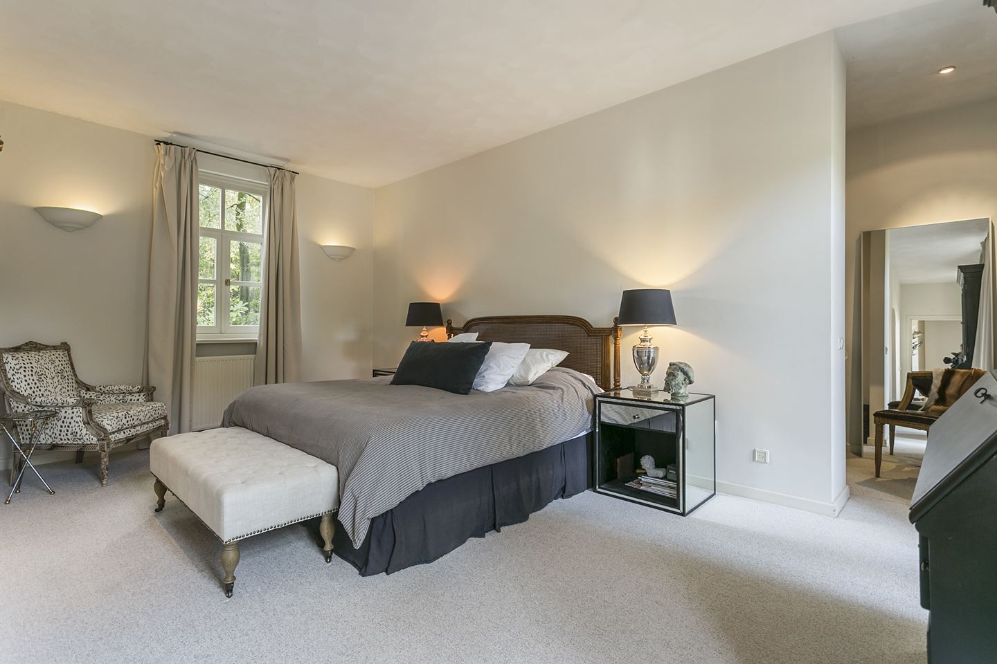 Currently Coveting a Savoir Bed (Desperately) 1 previous bed from Ballard Designs