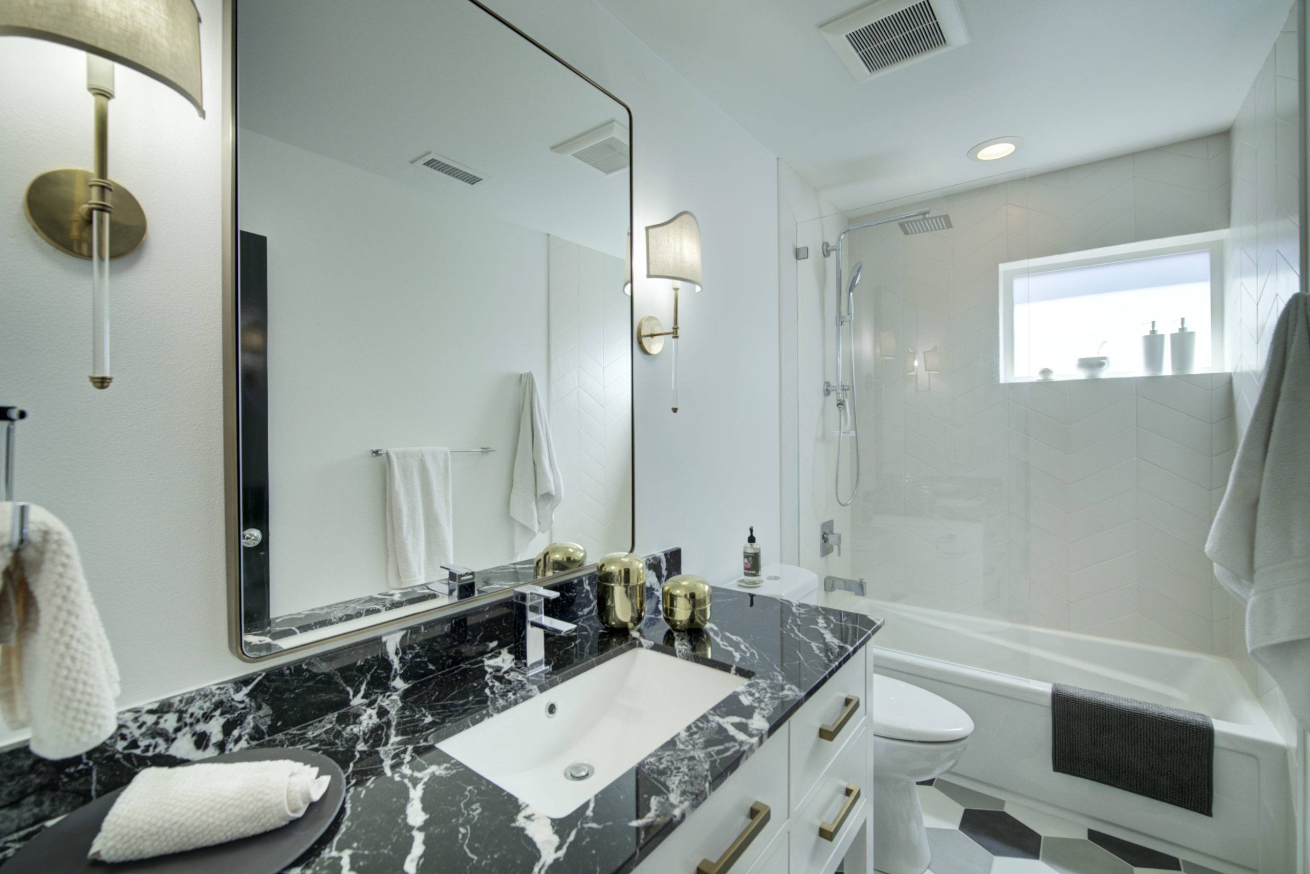 Modern Kirkland Home Tour 37 60187 38 scaled