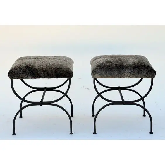 Ottomans and Footstools 5 40c9f506880f05d23c9106ae15570c05